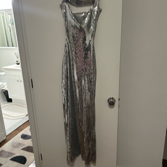 Meshki Metallic Silver Backless Dress - Picture 11 of 12
